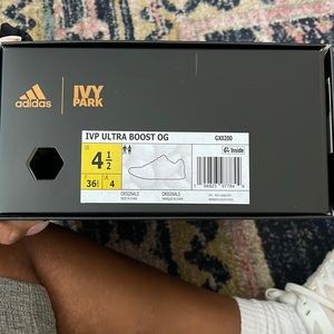 Ivy Park Adidas Never Worn Size 4.5 US